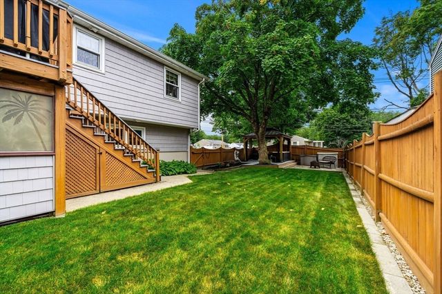 37 Home Street, Peabody, MA 01960