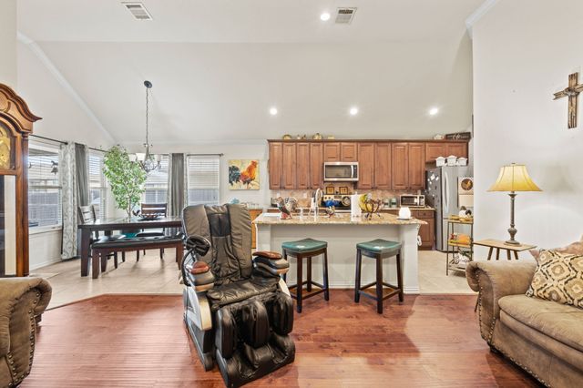 260 Marina Drive, Azle, TX 76020