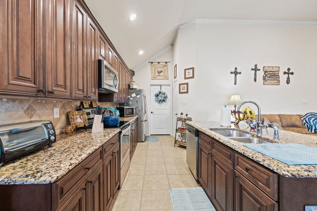 260 Marina Drive, Azle, TX 76020