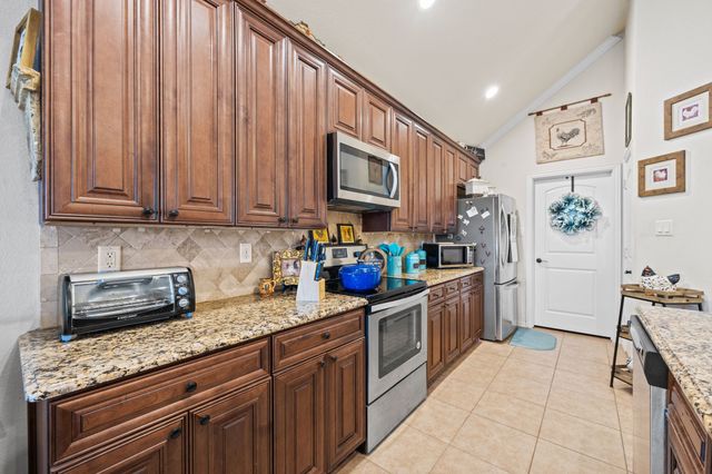 260 Marina Drive, Azle, TX 76020