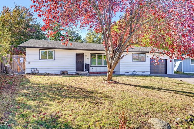 130 Sharon Drive, Phoenix, OR 97535