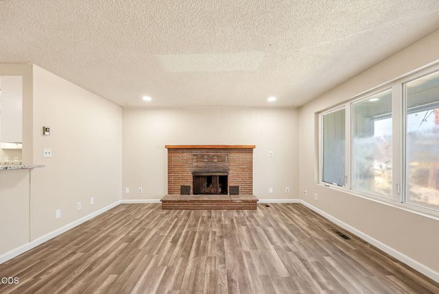 130 Sharon Drive, Phoenix, OR 97535