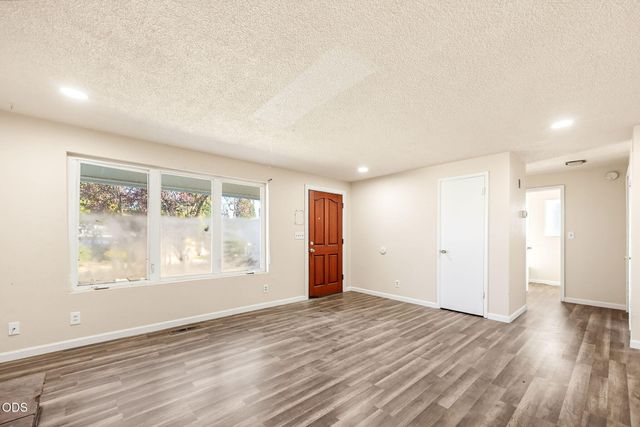 130 Sharon Drive, Phoenix, OR 97535