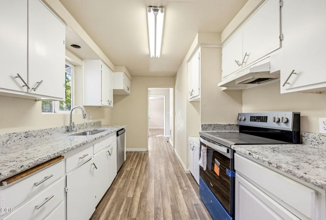 130 Sharon Drive, Phoenix, OR 97535