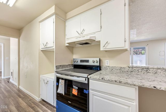 130 Sharon Drive, Phoenix, OR 97535