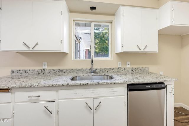 130 Sharon Drive, Phoenix, OR 97535