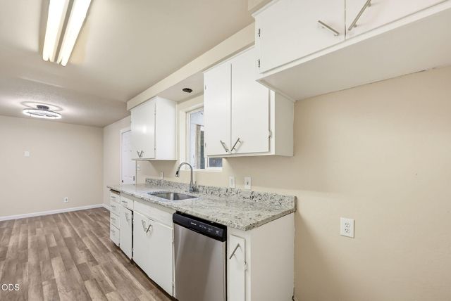130 Sharon Drive, Phoenix, OR 97535