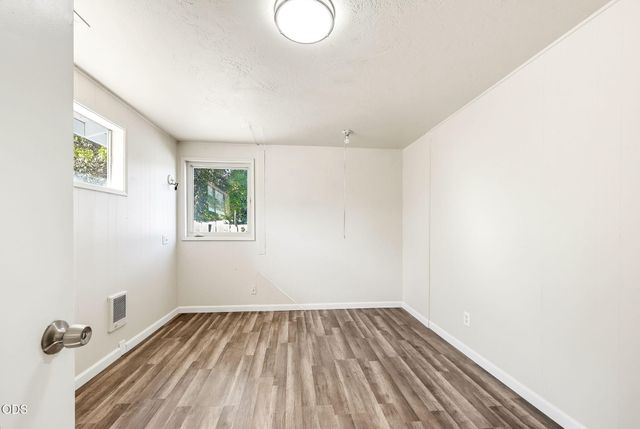 130 Sharon Drive, Phoenix, OR 97535