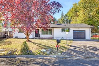 130 Sharon Drive, Phoenix, OR 97535