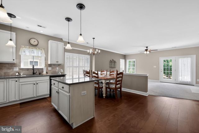 127 WEATHERBY LN, Glassboro, NJ 08028