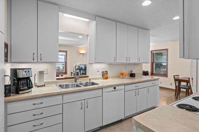 8425 Kell Avenue S, Bloomington, MN 55437