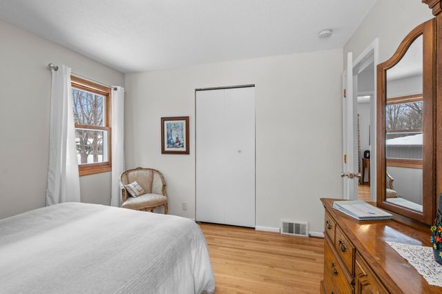 8425 Kell Avenue S, Bloomington, MN 55437