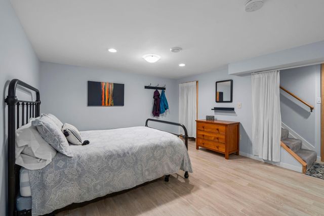 8425 Kell Avenue S, Bloomington, MN 55437