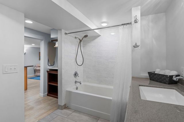 8425 Kell Avenue S, Bloomington, MN 55437