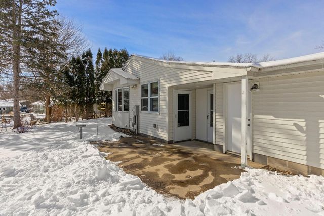 8425 Kell Avenue S, Bloomington, MN 55437