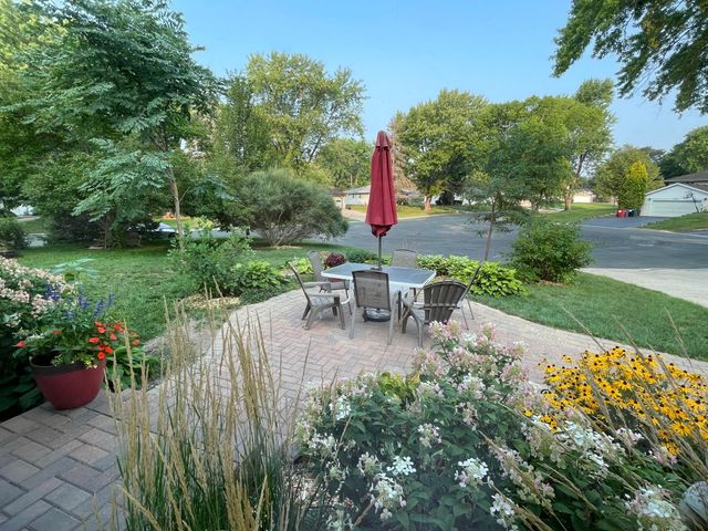 8425 Kell Avenue S, Bloomington, MN 55437