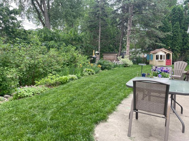 8425 Kell Avenue S, Bloomington, MN 55437