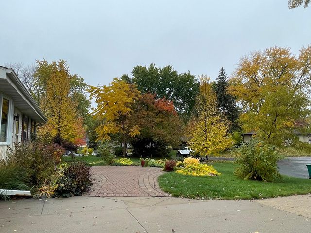 8425 Kell Avenue S, Bloomington, MN 55437