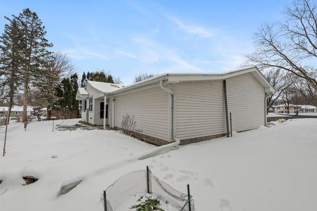 8425 Kell Avenue S, Bloomington, MN 55437