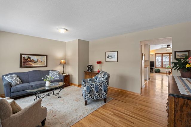 8425 Kell Avenue S, Bloomington, MN 55437