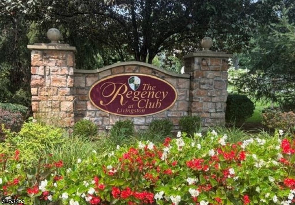 604 Turlington Ct 234, Livingston Twp., NJ 07039 — photo 2