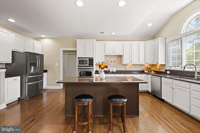 25785 FLYAWAY, Chantilly, VA 20152