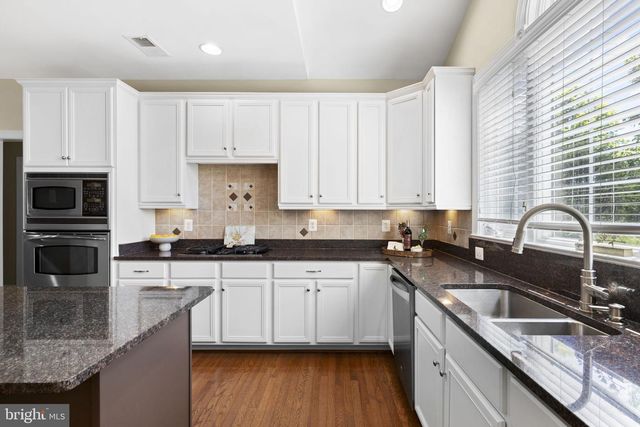 25785 FLYAWAY, Chantilly, VA 20152