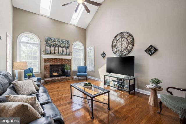 25785 FLYAWAY, Chantilly, VA 20152