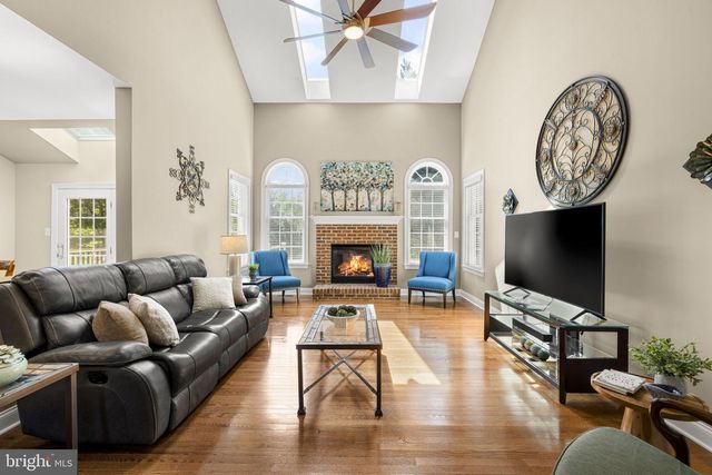 25785 FLYAWAY, Chantilly, VA 20152
