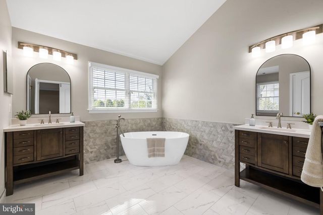 25785 FLYAWAY, Chantilly, VA 20152