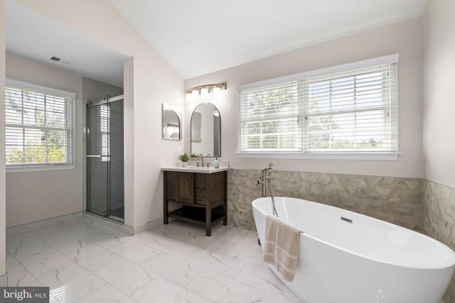 25785 FLYAWAY, Chantilly, VA 20152