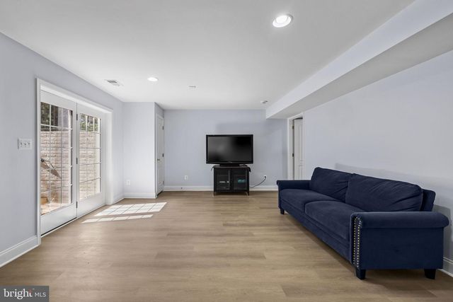 25785 FLYAWAY, Chantilly, VA 20152