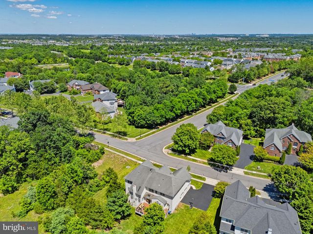 25785 FLYAWAY, Chantilly, VA 20152