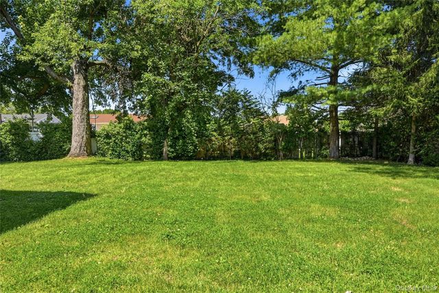 95 Miller Boulevard, Syosset, NY 11791