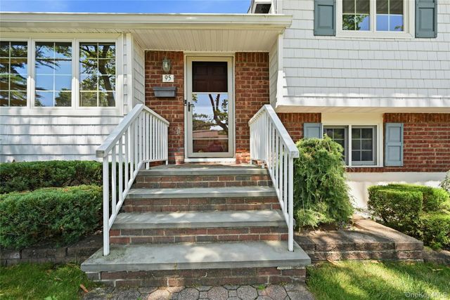 95 Miller Boulevard, Syosset, NY 11791