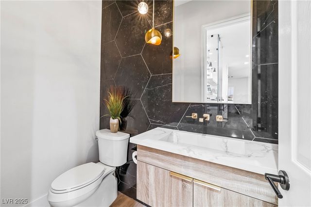 7580 Prancing Pony Court, Las Vegas, NV 89131