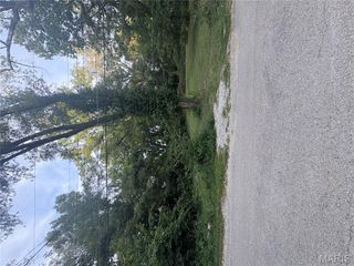 9017 Crest Drive, Fairview Heights, IL 62208