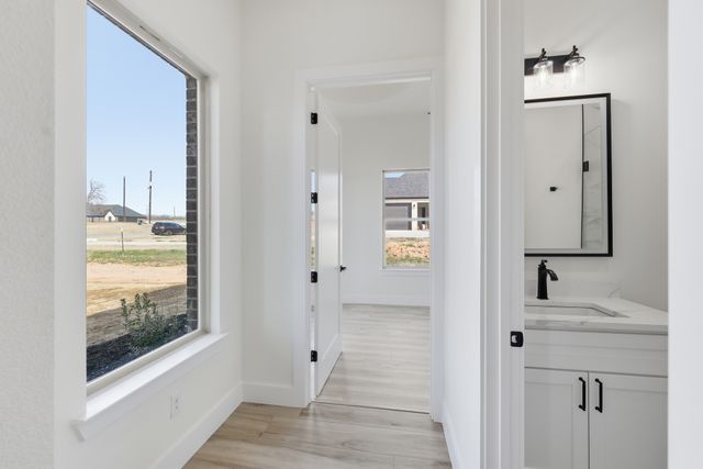 150 Briar Patch Road, Boyd, TX 76023