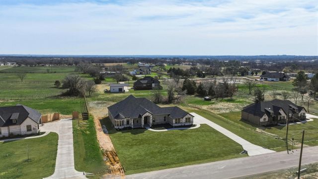 150 Briar Patch Road, Boyd, TX 76023