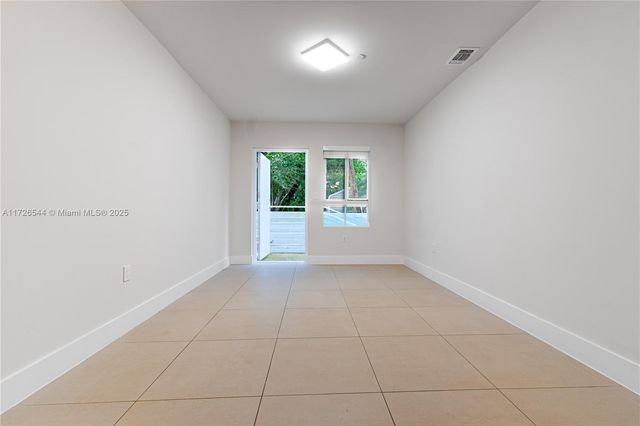 2555 NE 193rd St 2102, Miami, FL 33180