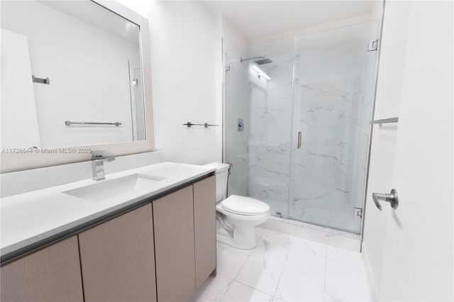 2555 NE 193rd St 2102, Miami, FL 33180