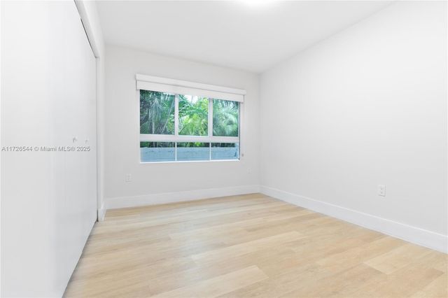 2555 NE 193rd St 2102, Miami, FL 33180