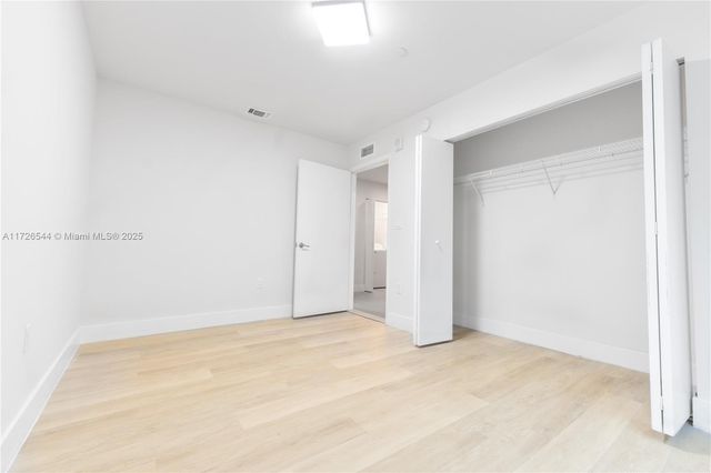 2555 NE 193rd St 2102, Miami, FL 33180