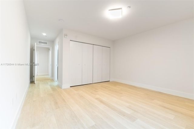 2555 NE 193rd St 2102, Miami, FL 33180