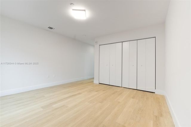 2555 NE 193rd St 2102, Miami, FL 33180