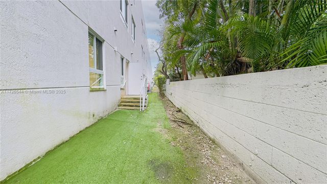 2555 NE 193rd St 2102, Miami, FL 33180