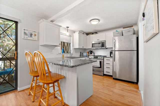 6 Winrow Drive, Merrimack, NH 03054