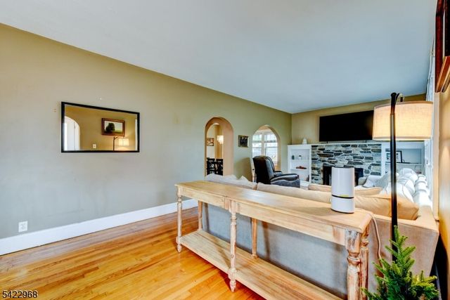 425 Bartine St, Somerville Boro, NJ 08876