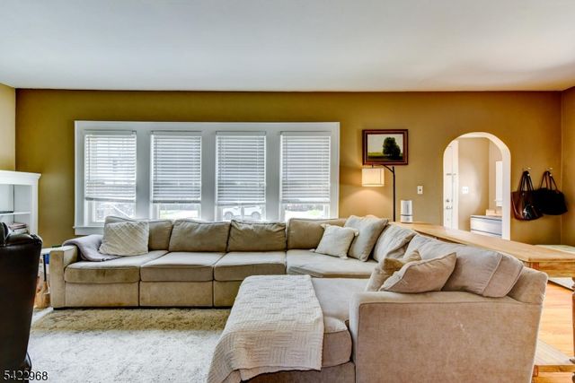 425 Bartine St, Somerville Boro, NJ 08876