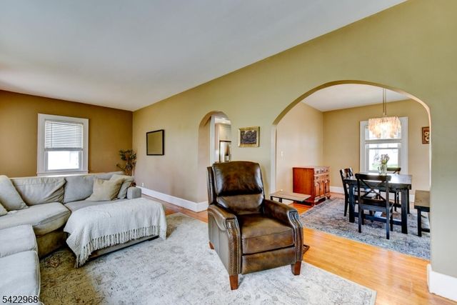 425 Bartine St, Somerville Boro, NJ 08876